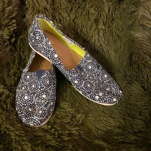Navy Toms